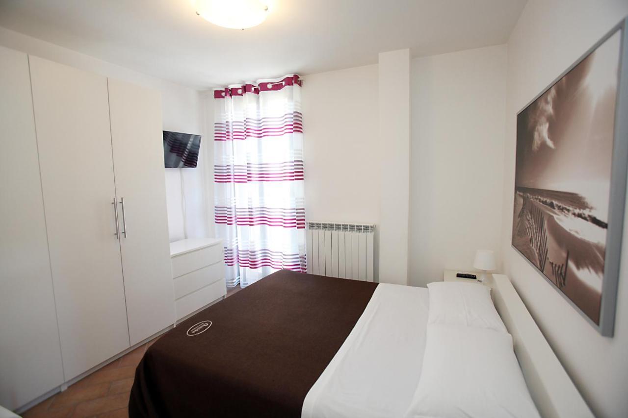 Orchidea Rooms & Suites 西维尔诺瓦·马尔凯 外观 照片